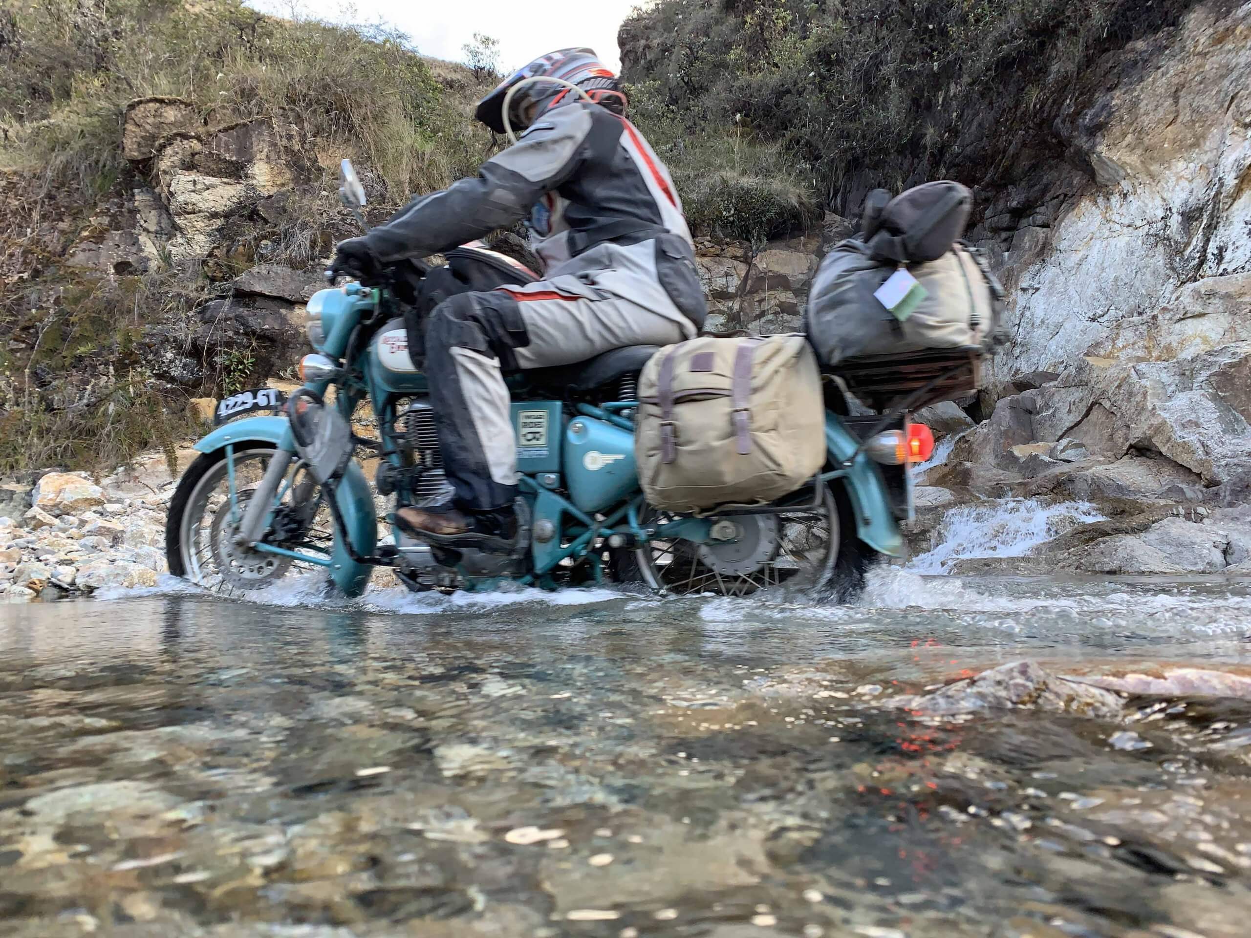 FAMILY ROAD TRIP AU PÉROU: 3.000  kilomètres, à moto, à quatre, en famille, sur 2 Royal Enfield chargées comme des mules, ces 21 jours de 