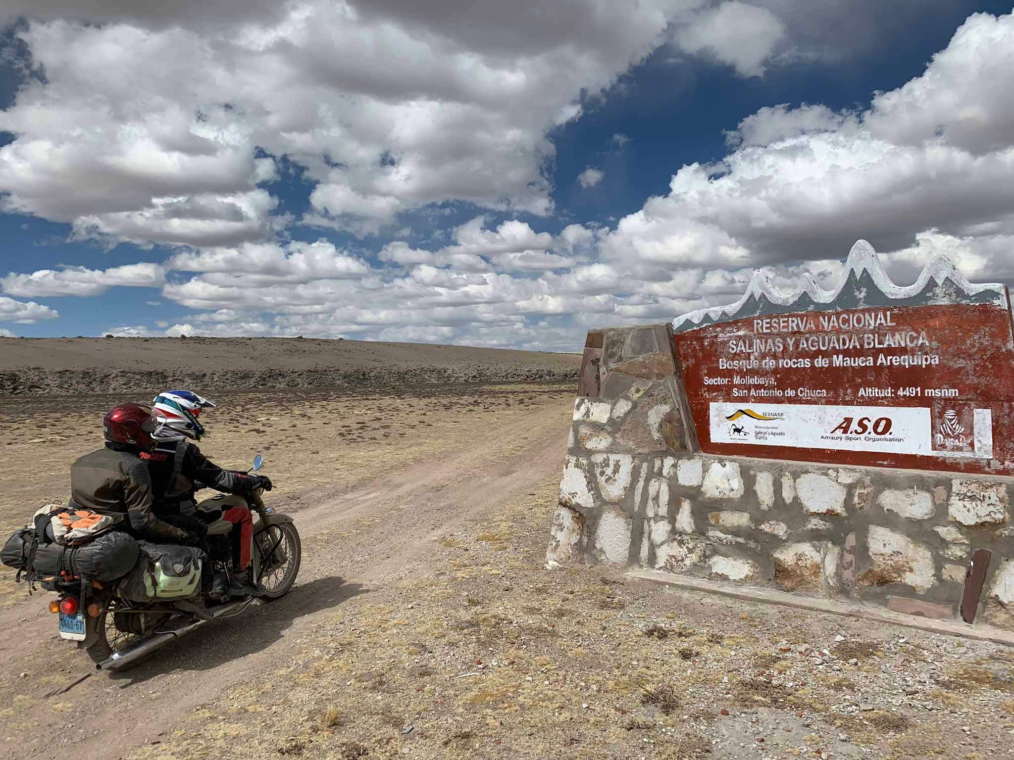 TRESORS INCAS & SOMMETS DES ANDES | Le Pérou en Royal Enfield Découvrez le trailer de notre film 