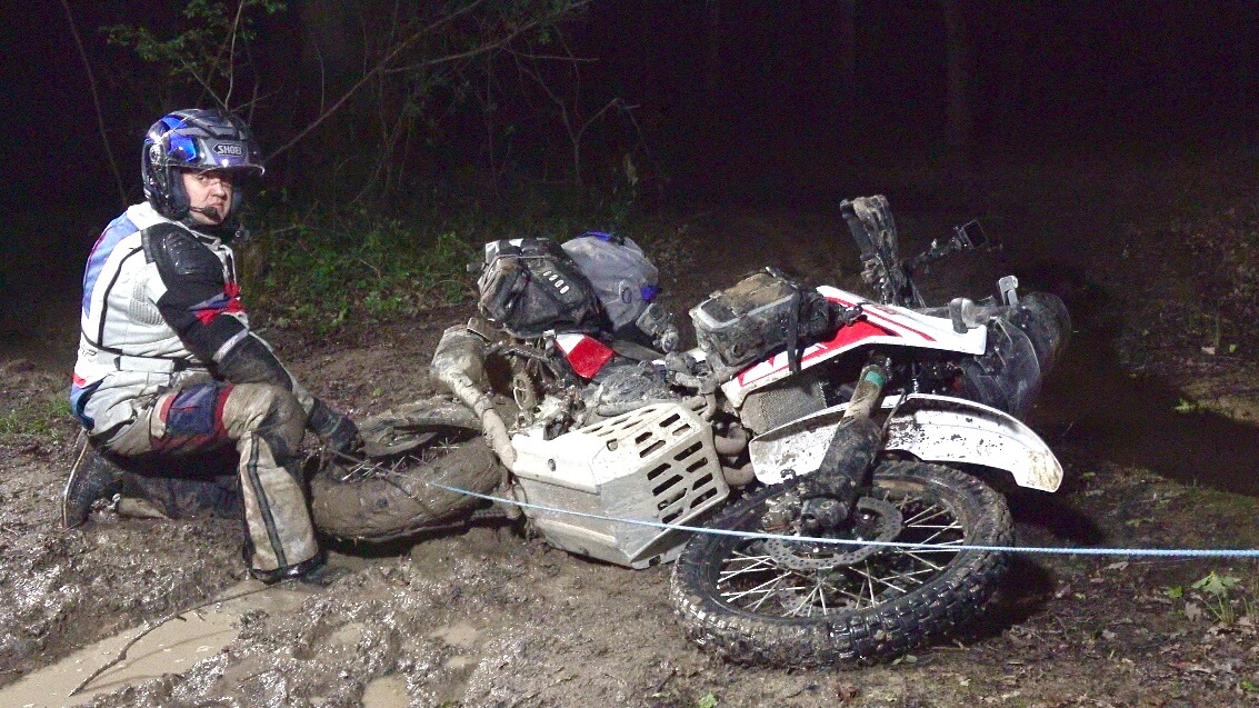 TUTOS TOUR DU MONDE A MOTO ► EP8 ► ULTIME SOLUTION